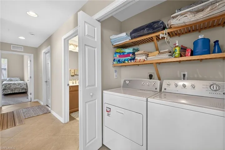 8541 Oakshade Cir 2, Fort Myers, Florida 33919
