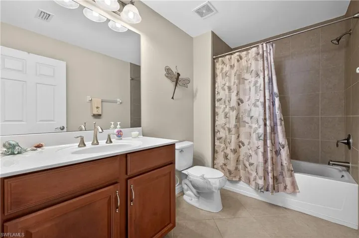 8541 Oakshade Cir 2, Fort Myers, Florida 33919