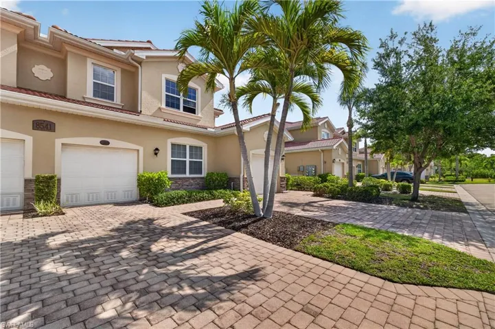 8541 Oakshade Cir 2, Fort Myers, Florida 33919
