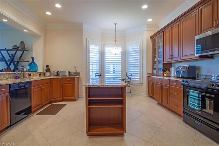 Chef's Kitchen with center island