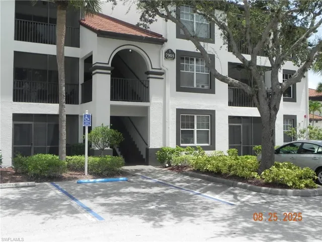 Unit is on right hand side of building.