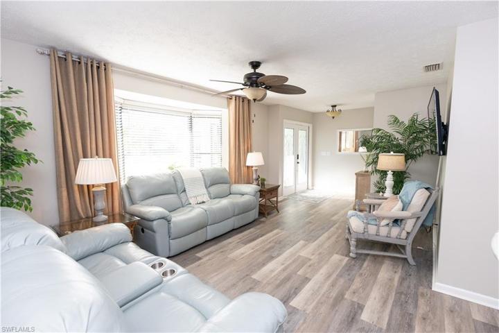 1323 SE 23rd AVE, CAPE CORAL FL 33990
