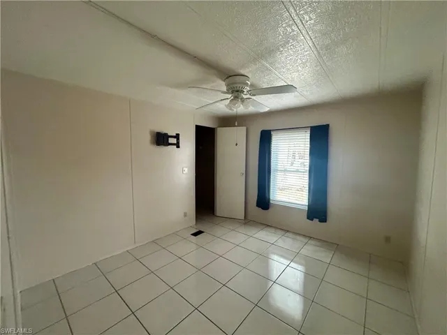 130 Grassy Key Ln 37, Naples, Florida 34114