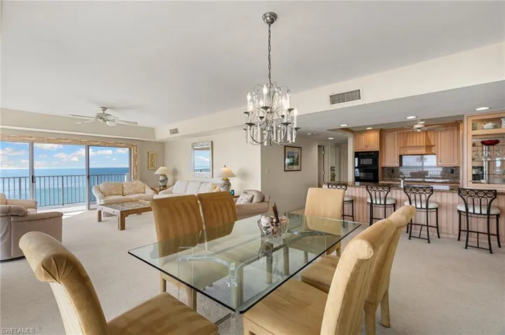 Southeast exposure brings in beautiful natural light
