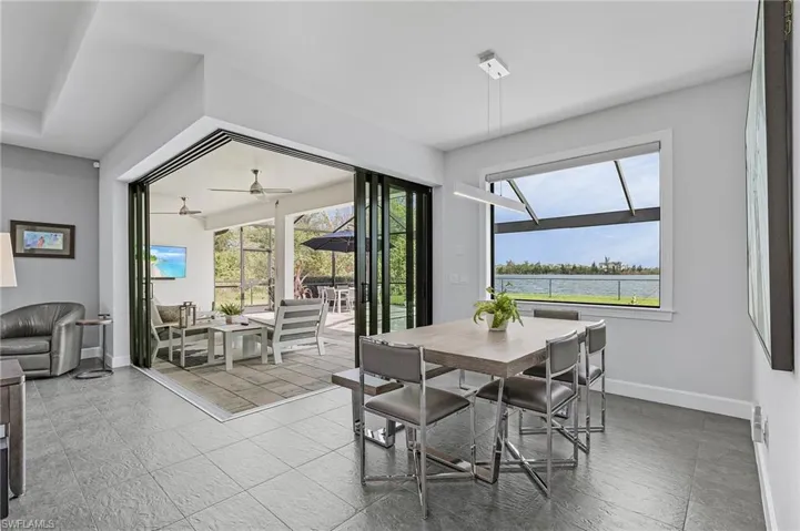 Dining room off kitchen
