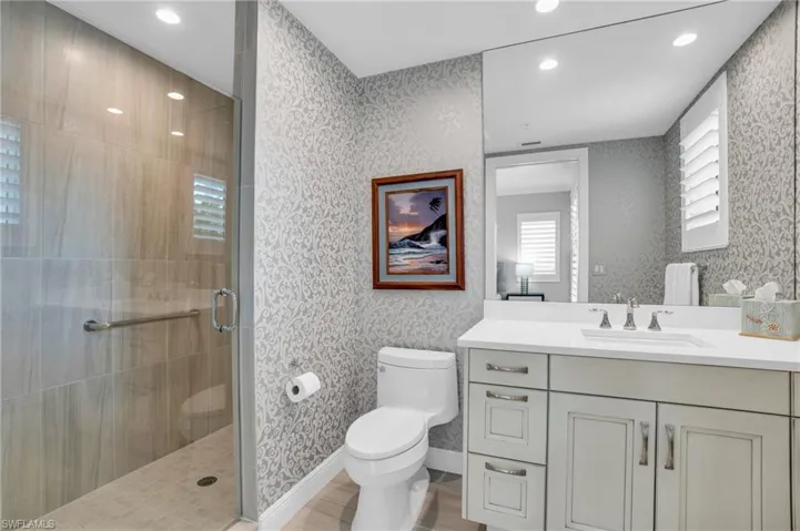 Junior ensuite bathroom