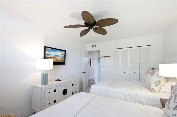 333 Harbour Dr 209, Naples, Florida 34103