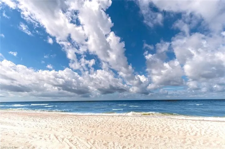 333 Harbour Dr 209, Naples, Florida 34103