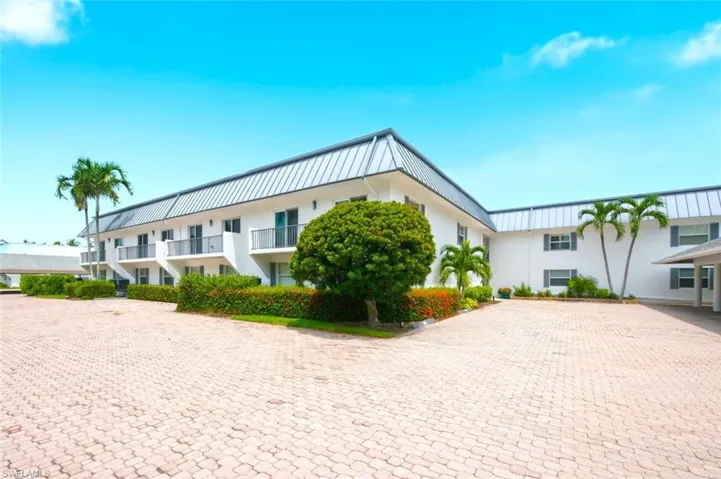 333 Harbour Dr 209, Naples, Florida 34103