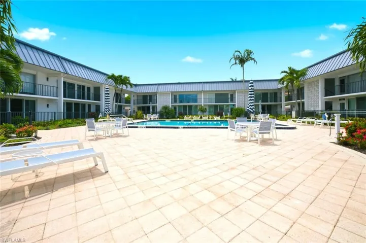 333 Harbour Dr 209, Naples, Florida 34103