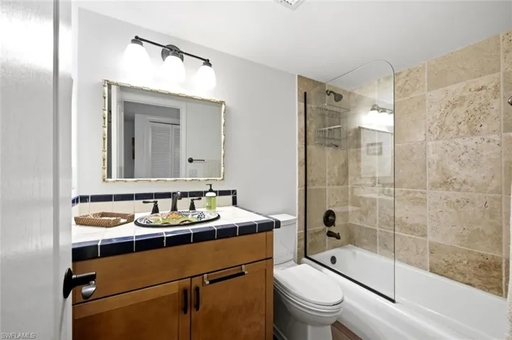 333 Harbour Dr 209, Naples, Florida 34103