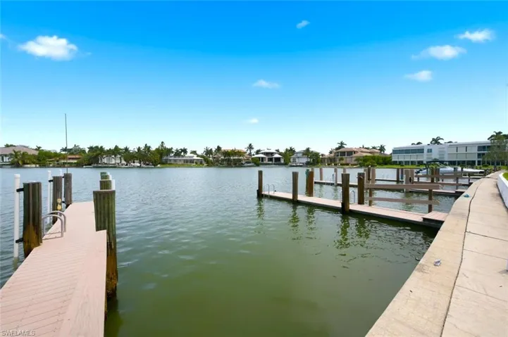 333 Harbour Dr 209, Naples, Florida 34103