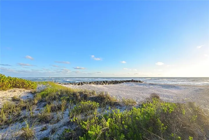 333 Harbour Dr 209, Naples, Florida 34103