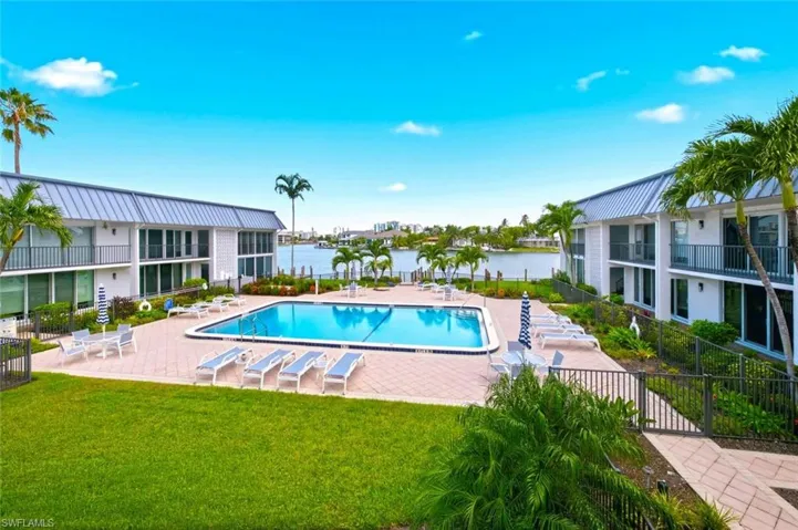 333 Harbour Dr 209, Naples, Florida 34103