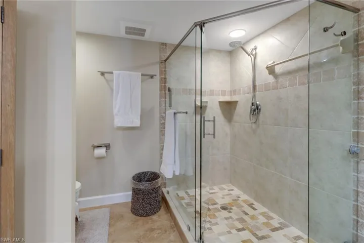 25  Bluebill  AVE, Naples, FL 34108