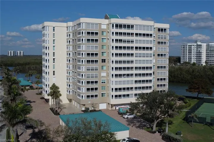 25  Bluebill  AVE, Naples, FL 34108