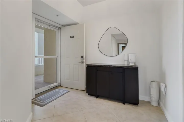 25  Bluebill  AVE, Naples, FL 34108