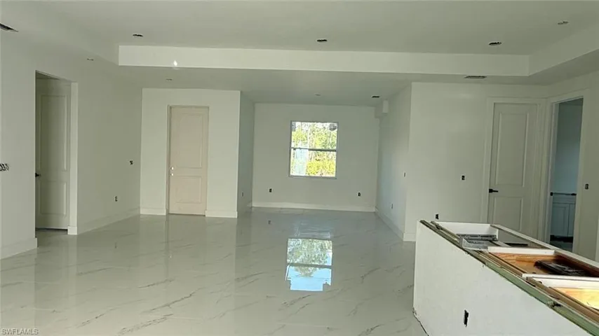 911 Dixie Ave, Lehigh Acres Fl 33972