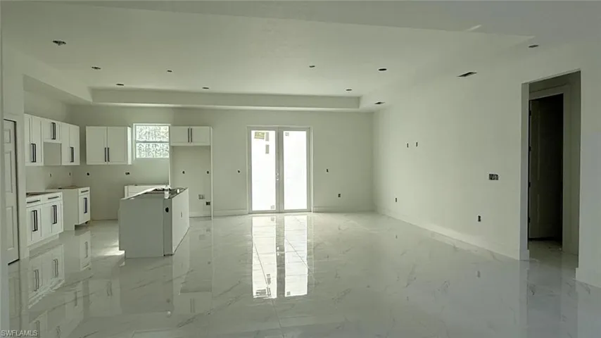 911 Dixie Ave, Lehigh Acres Fl 33972