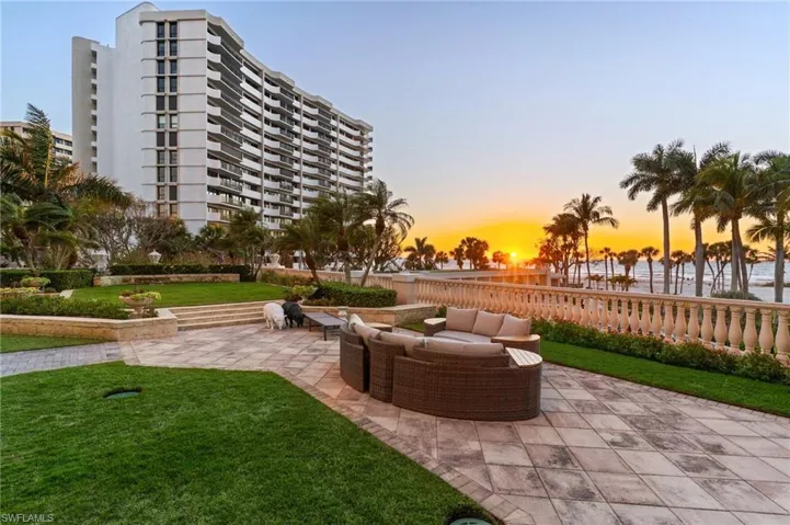 4021  Gulf Shore N BLVD, Naples, FL 34103