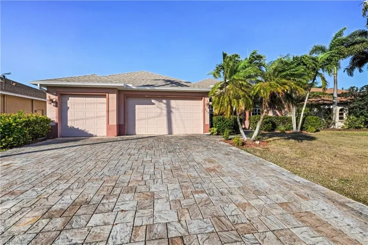 325 SE 21st  ST, Cape Coral, FL 33990