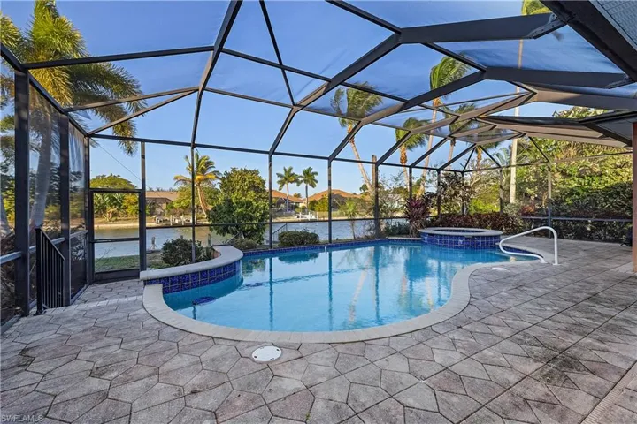 325 SE 21st  ST, Cape Coral, FL 33990