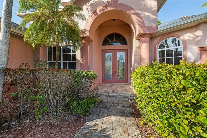 325 SE 21st  ST, Cape Coral, FL 33990