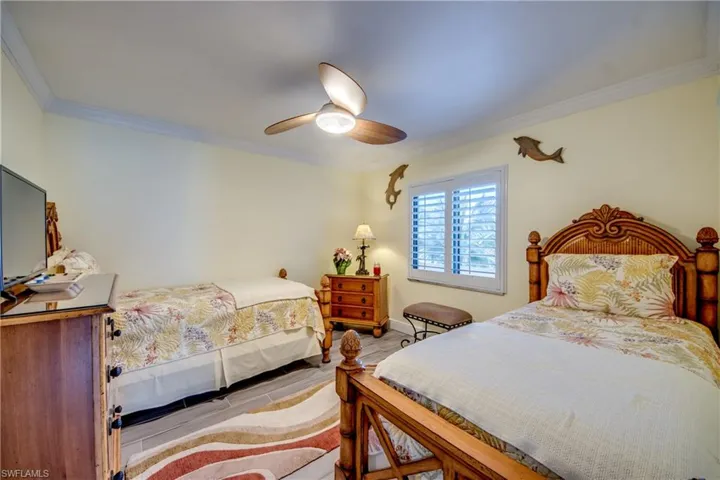 Guest Bedroom with 2 twin beds