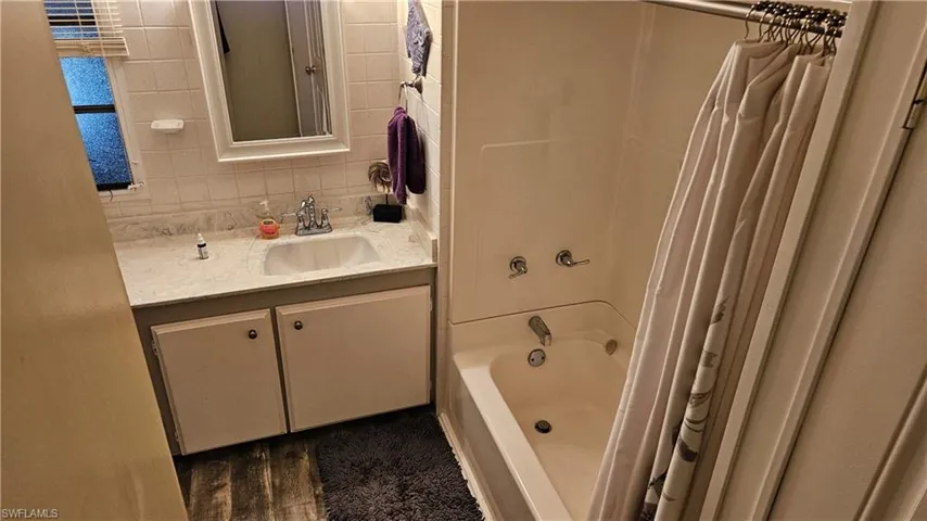 Hallway bath