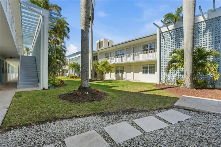 1295 Gulf Shore Blvd S 134, Naples, Florida 34102