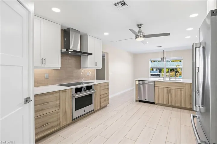 Every detail reflects craftsmanship—where beauty and precision live in harmony.