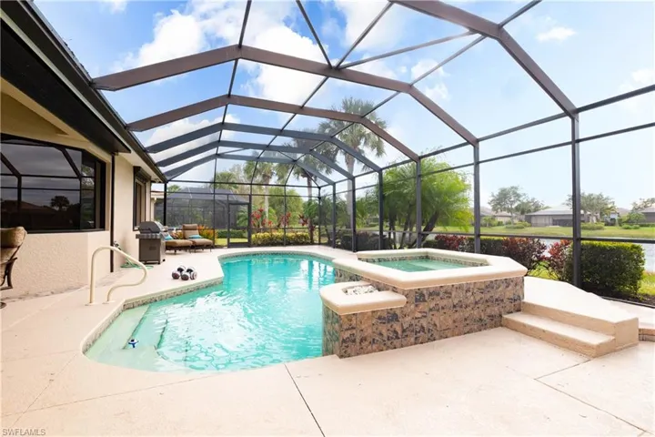 LARGE LANAI