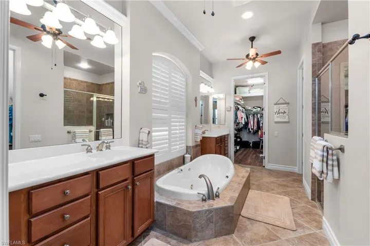 PRIMARY BATHROOM..separate shower and jaccuzi tub