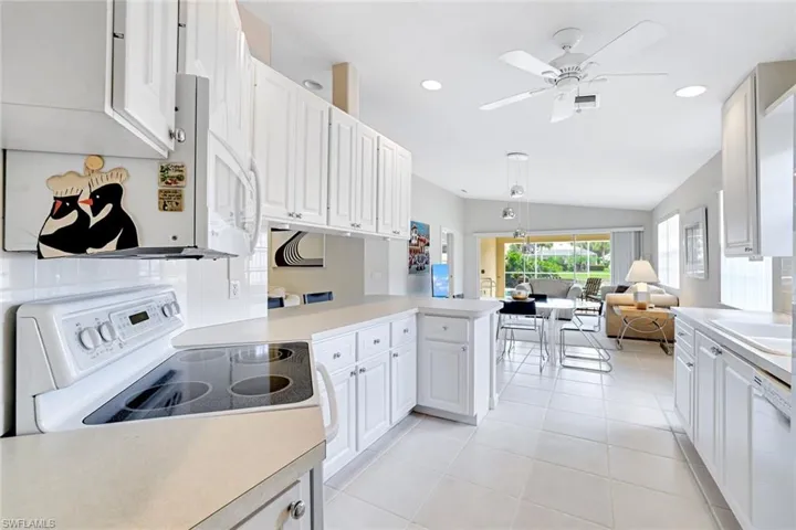 4307  Redonda  LN, Naples, FL 34119
