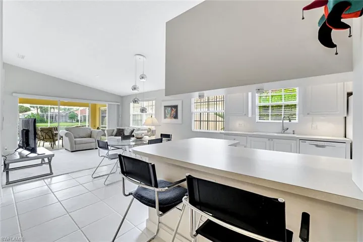 4307  Redonda  LN, Naples, FL 34119