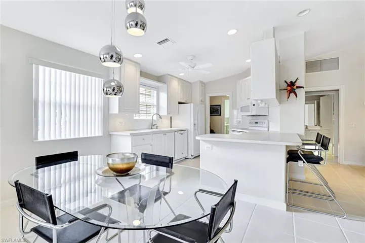 4307  Redonda  LN, Naples, FL 34119