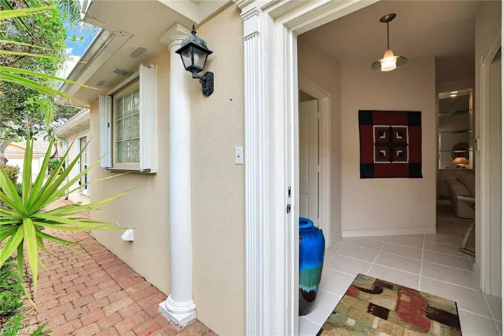 4307  Redonda  LN, Naples, FL 34119