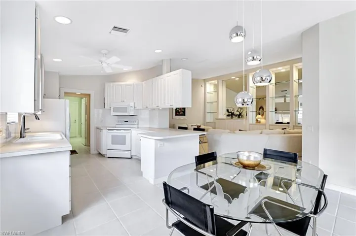 4307  Redonda  LN, Naples, FL 34119