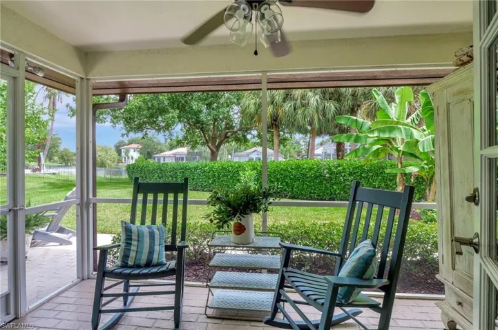 Sunroom with ceiling fan