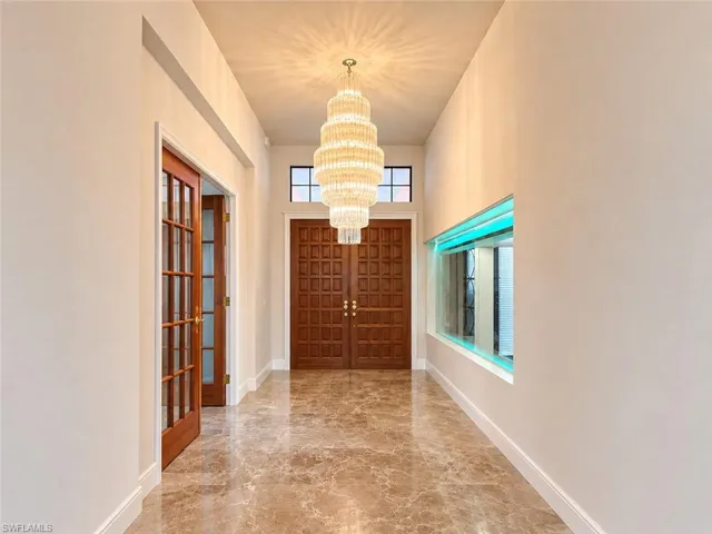 Digitally enhanced, Foyer
