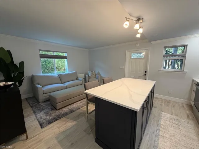 960  7th S ST, Naples, FL 34102