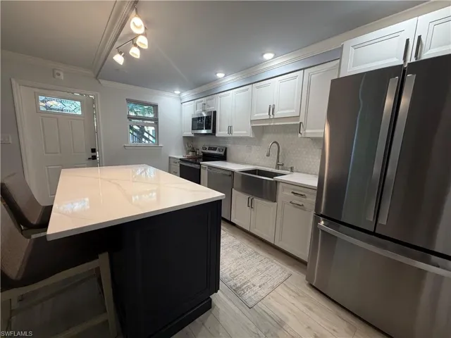 960  7th S ST, Naples, FL 34102