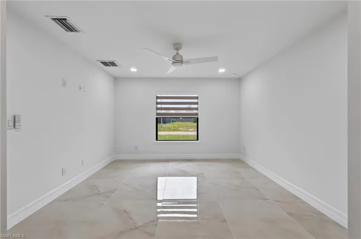 927 Ne 32nd Ter, Cape Coral, Florida 33909