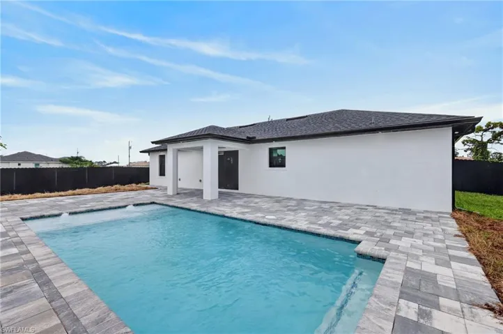 927 Ne 32nd Ter, Cape Coral, Florida 33909
