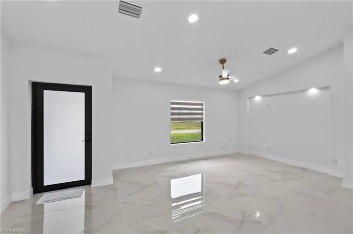 927 Ne 32nd Ter, Cape Coral, Florida 33909