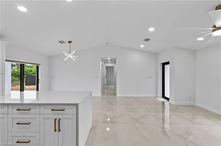 927 Ne 32nd Ter, Cape Coral, Florida 33909