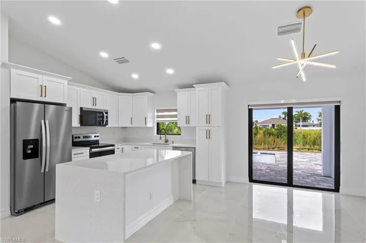 927 Ne 32nd Ter, Cape Coral, Florida 33909