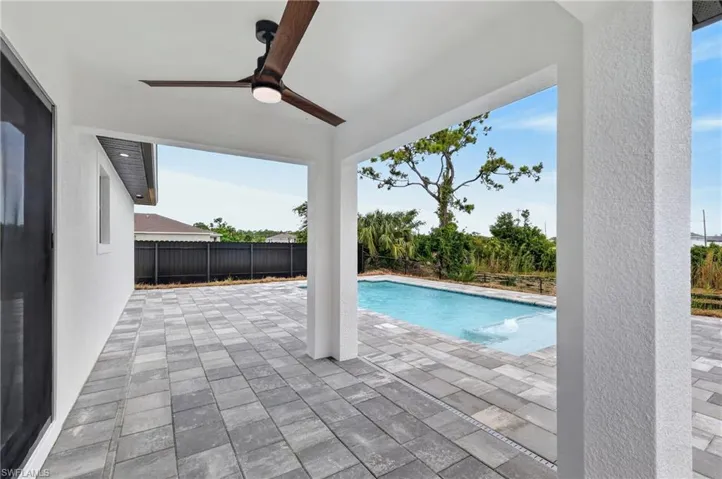927 Ne 32nd Ter, Cape Coral, Florida 33909