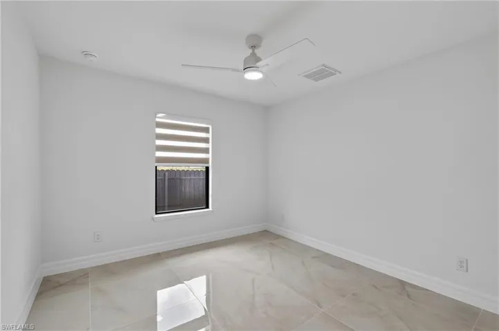 927 Ne 32nd Ter, Cape Coral, Florida 33909