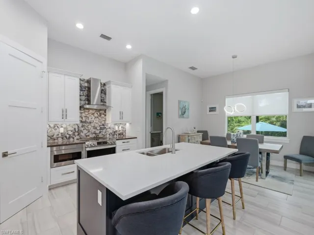 68 Tahiti Rd, Marco Island, Florida 34145
